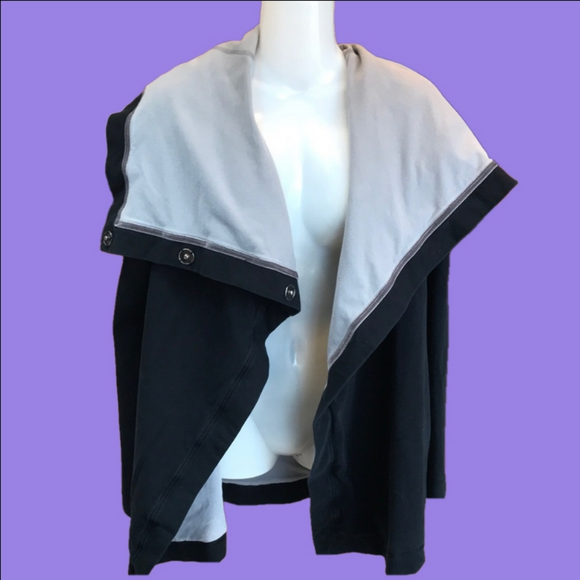 Lululemon Savasana Black Wrap Cardigan Jacket Women Size 8 style W4264S - Picture 9 of 16